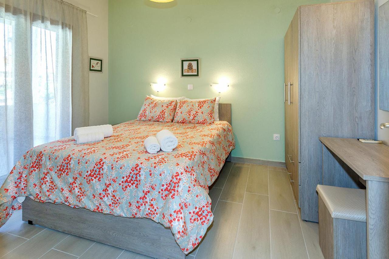Agapitos Apartments Nikiti  Ngoại thất bức ảnh