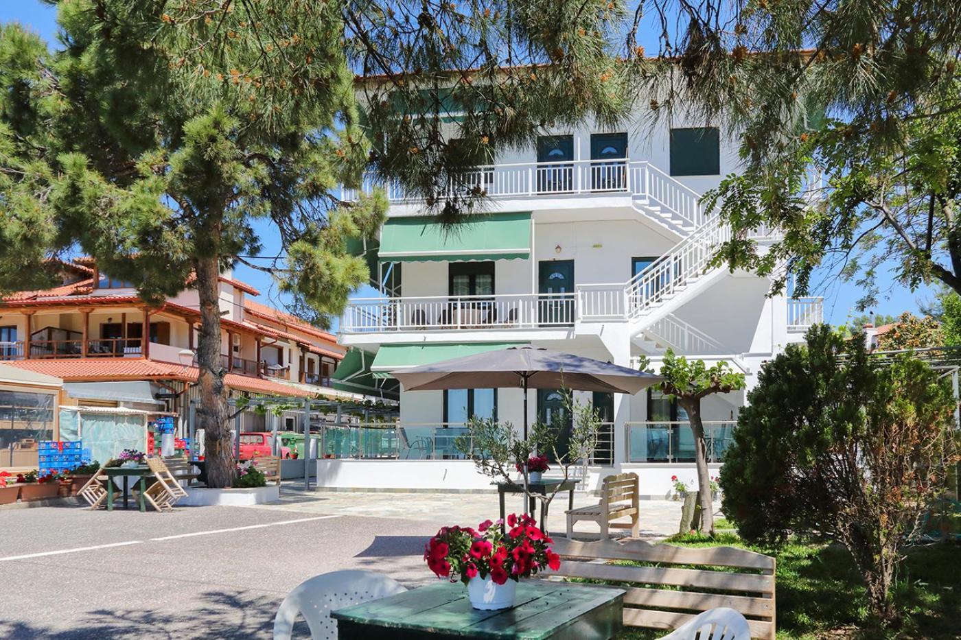 Agapitos Apartments Nikiti  Ngoại thất bức ảnh